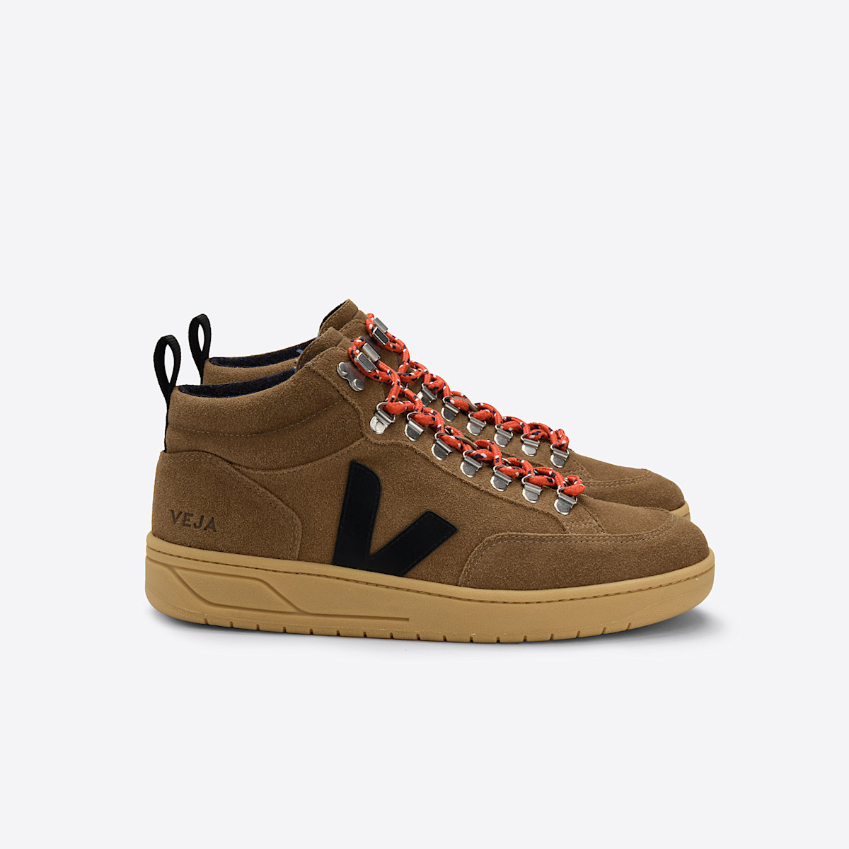 RORAIMA SUEDE BROWN BLACK GUM SOLE