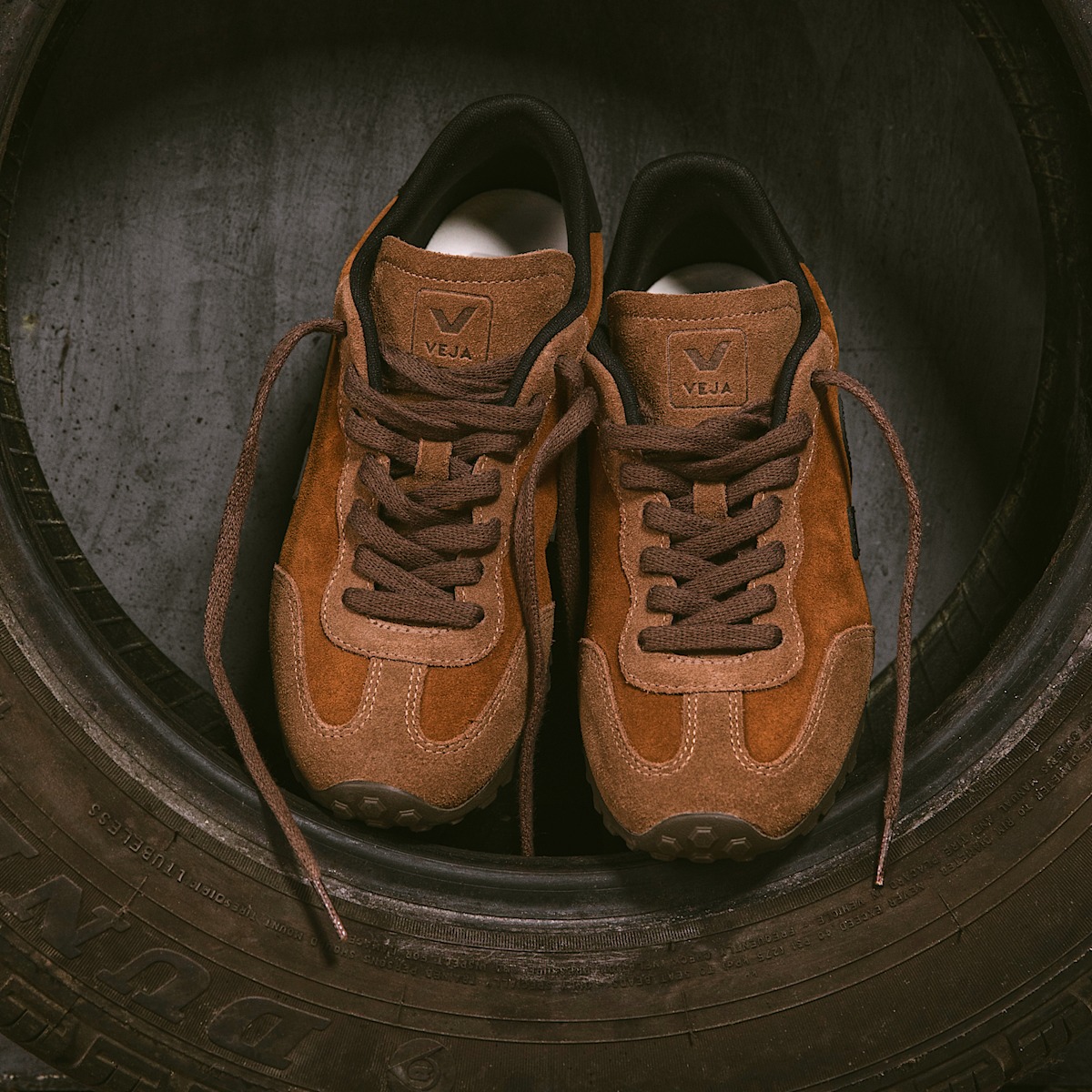 GT SUEDE COGNAC BLACK - Image 6
