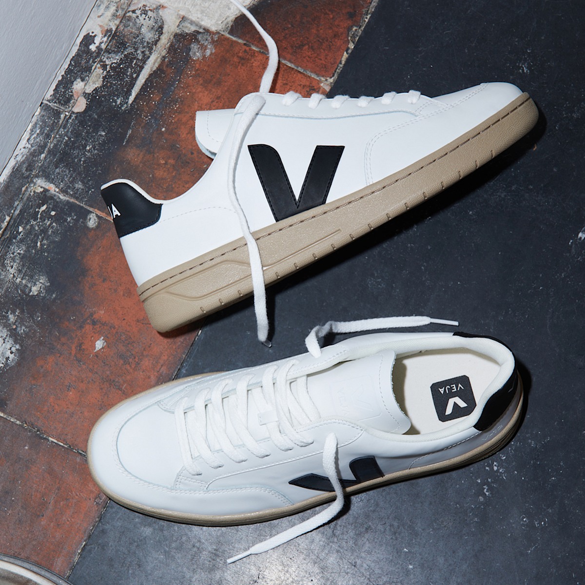 V-12 LEATHER WHITE BLACK DUNE - Image 4