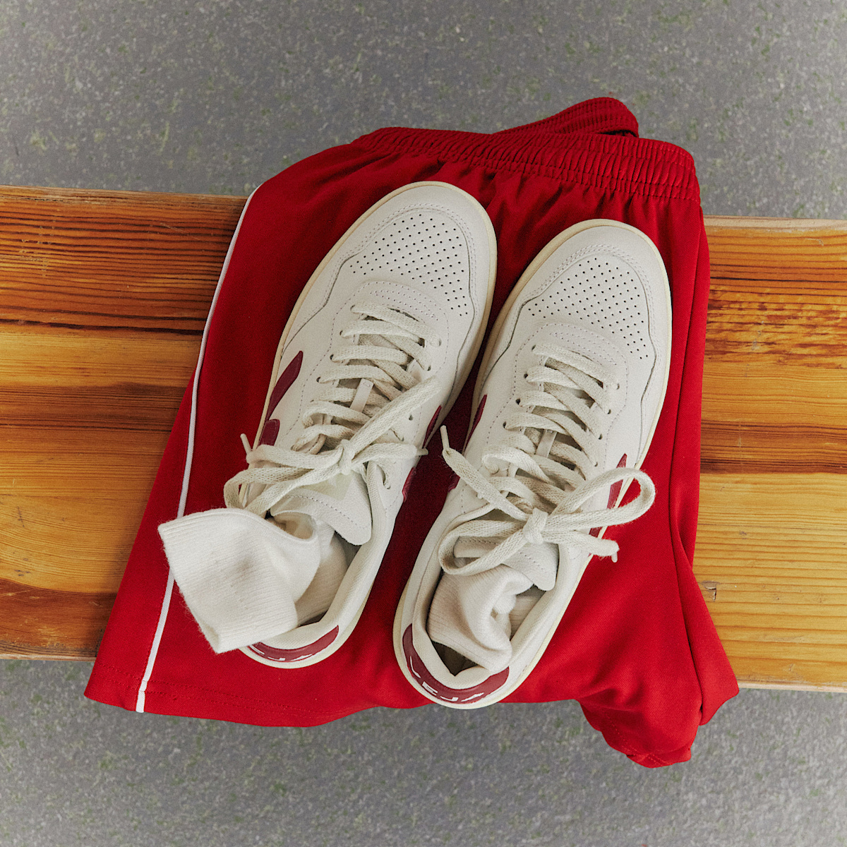 V-90 LEATHER WHITE MARSALA - Image 4